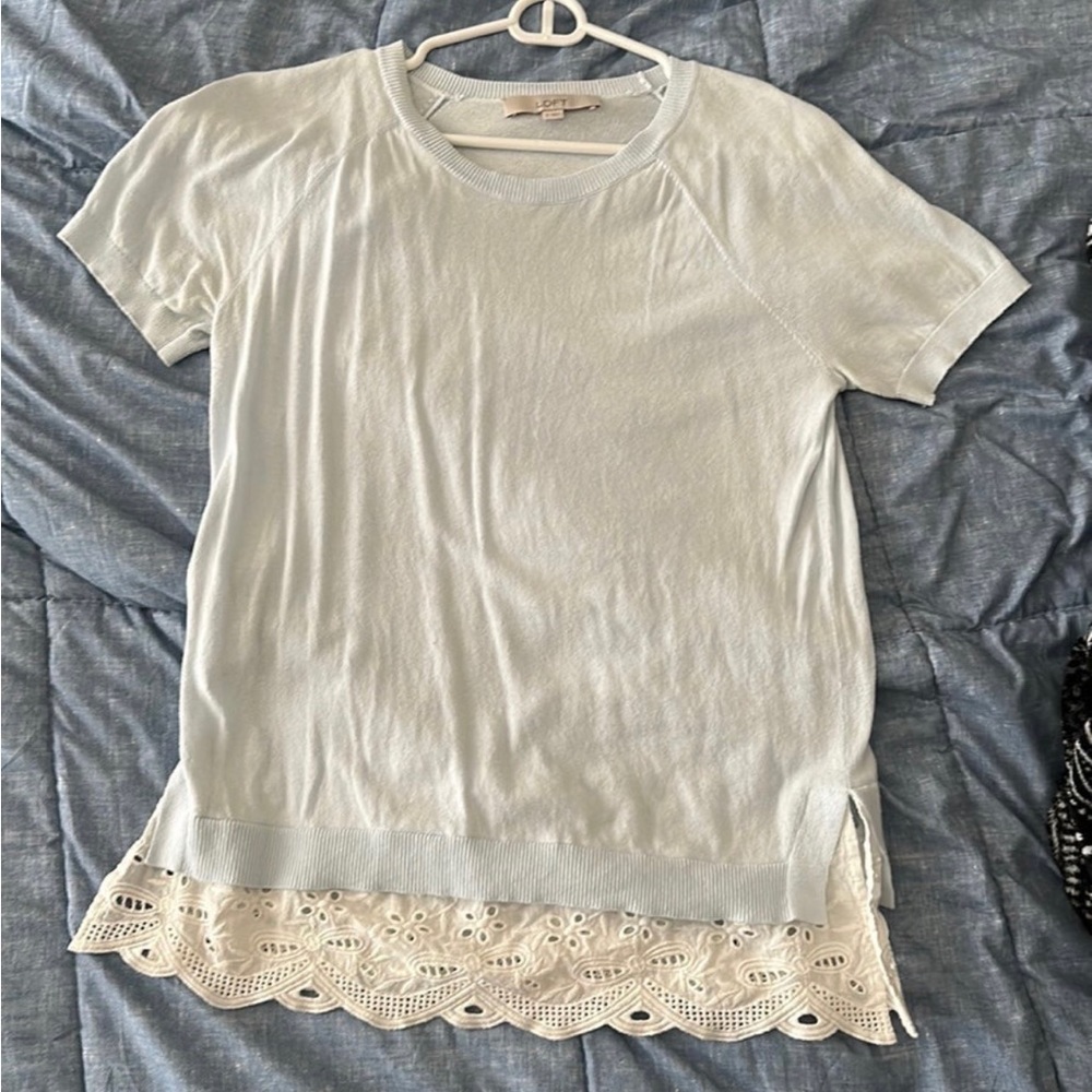 Short sleeve sweater top with embroidered detail